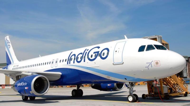 DGCA की निगरानी में IndiGo की उड़ानों में 5% कटौती, यात्रियों के लिए राहत संकेत DGCA की निगरानी में IndiGo की उड़ानों में 5% कटौती, यात्रियों के लिए राहत संकेत